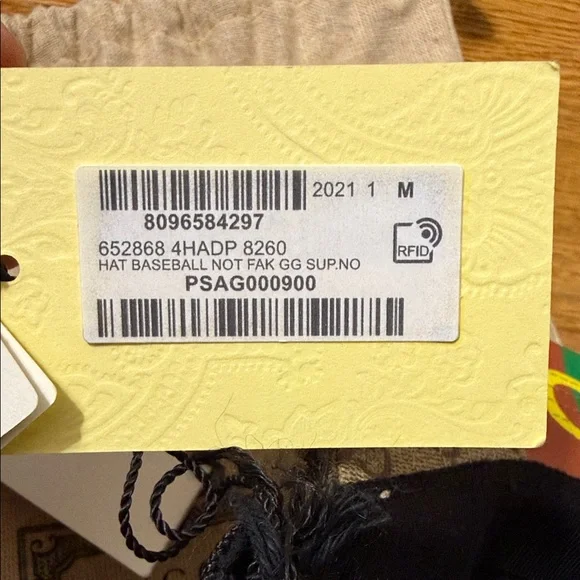 Gucci kids Cap with Green and Red Stripe with Fake Not Logo - Picture 7 of 7